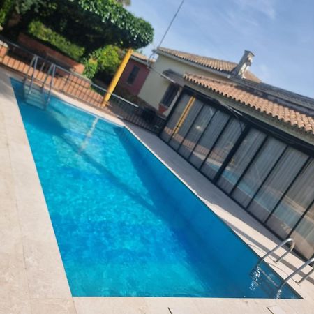 Casa Villa Ladi Umbrete 外观 照片