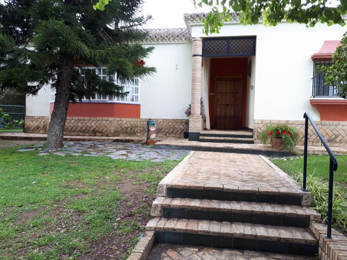 Casa Villa Ladi Umbrete 外观 照片