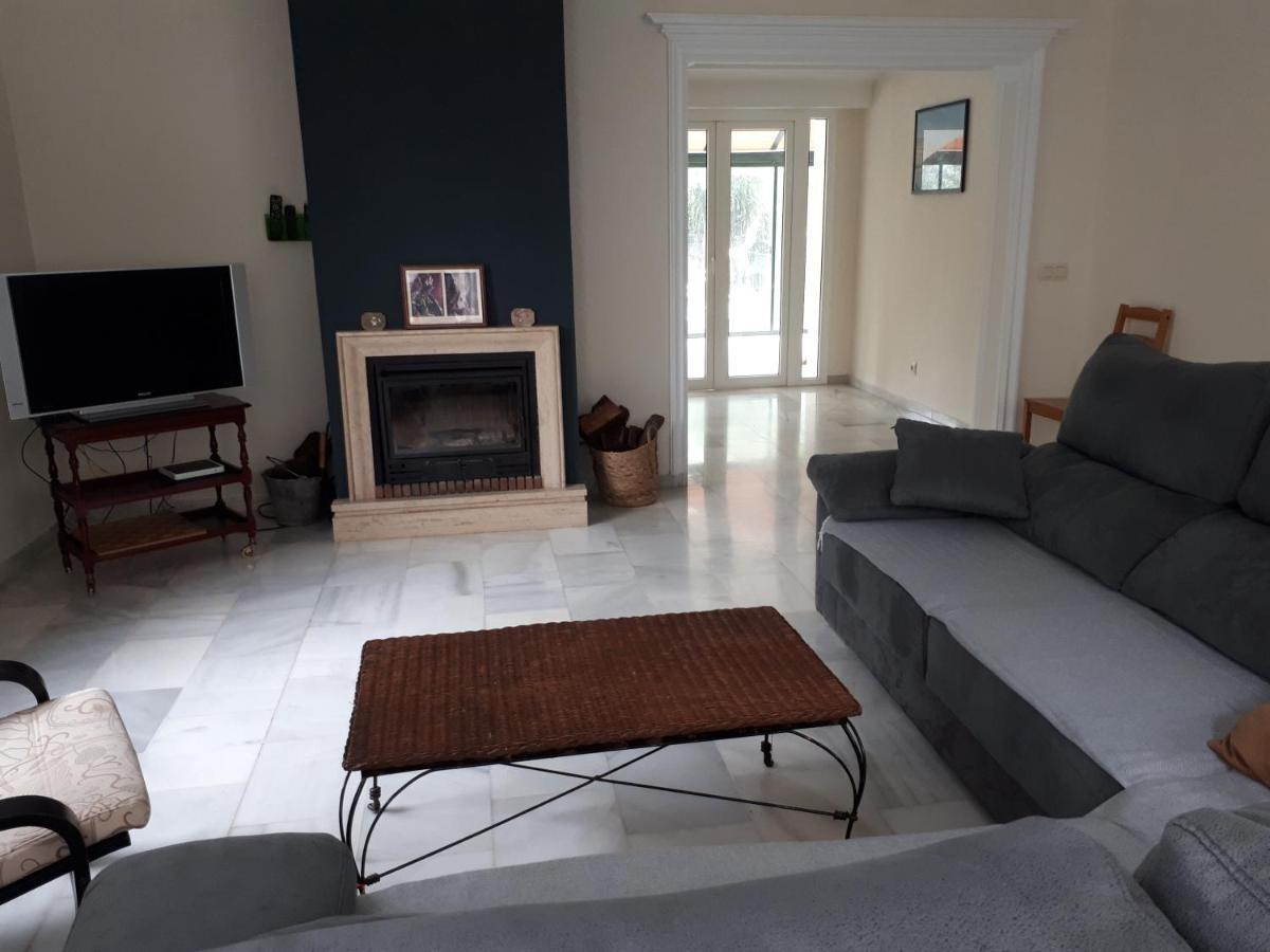 Casa Villa Ladi Umbrete 外观 照片